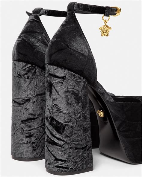 versace décolleté platform